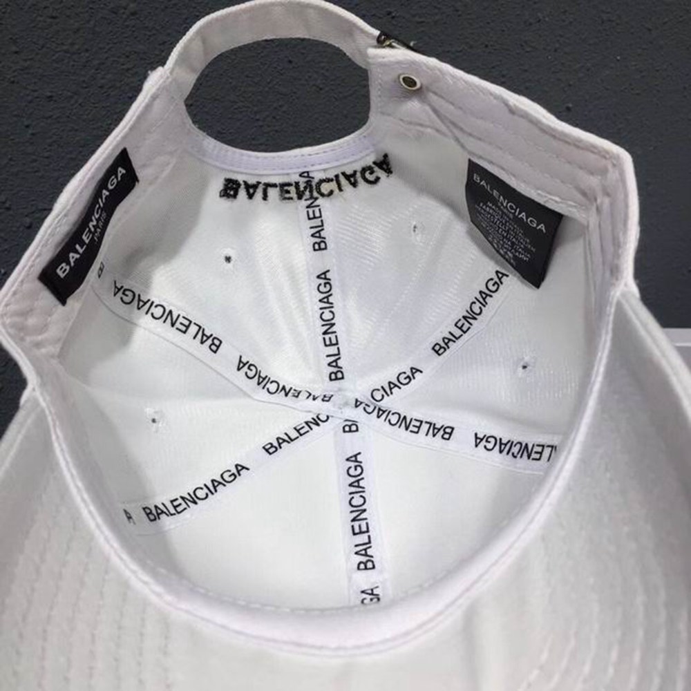 Ba*len*cia*ga hat